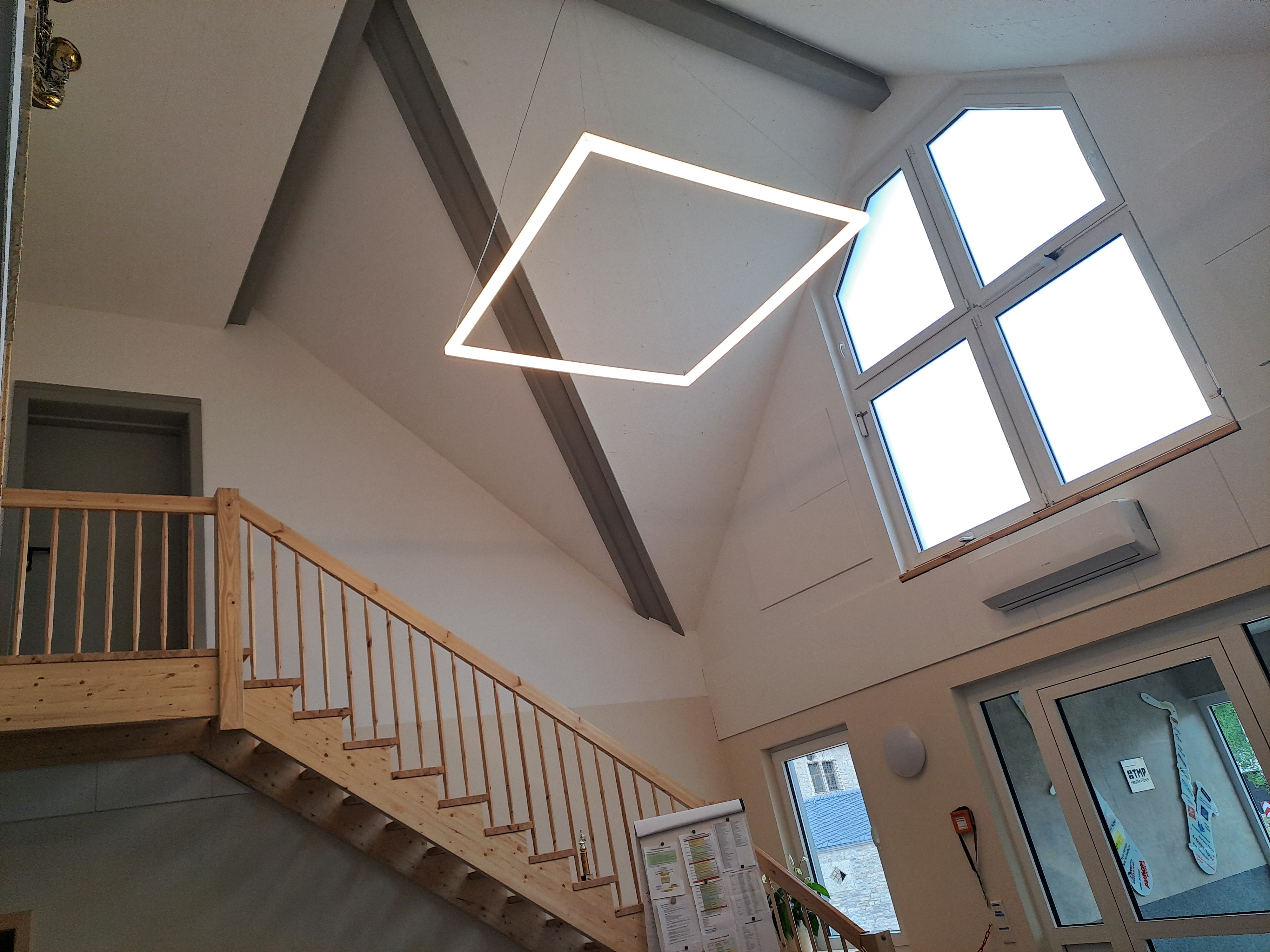 TheQ LED Leuchte im Foyer und Konzertsaal Musikschule 3
