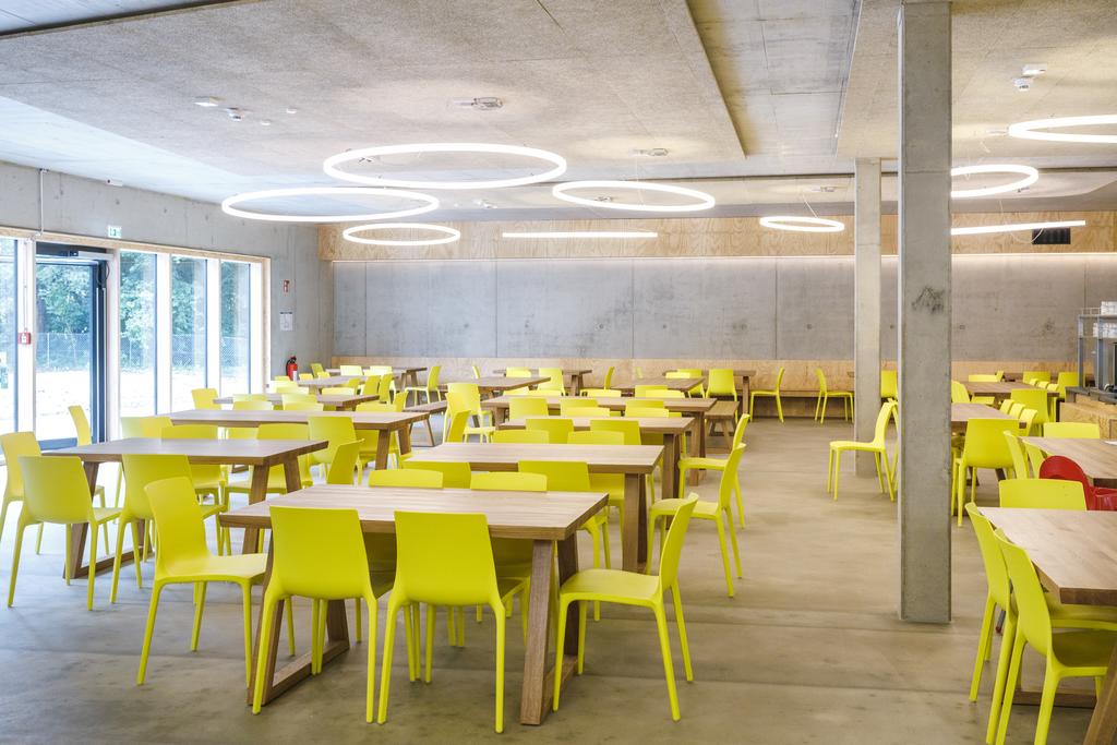 Theo jugendherberge beleuchtung mensa kantine aula bayreuth lava 2