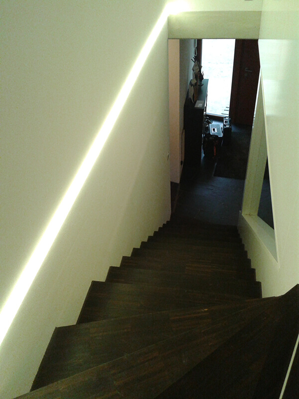 LED Licht-Design in einem Treppenaufgang des Haus Taraben in Radebeul