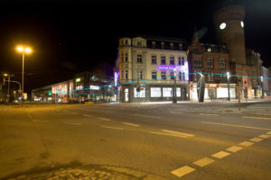 Blick auf Cottbuser Straßenkreuzung-mit Laser-Guide