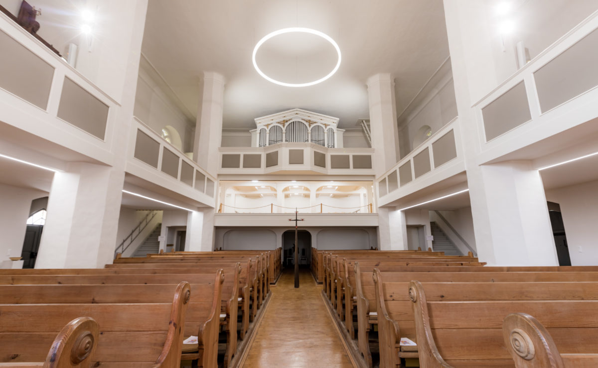 LED-Linienleuchten-und-Ringleuchten-Kirche-St.Barbara-Ortrand