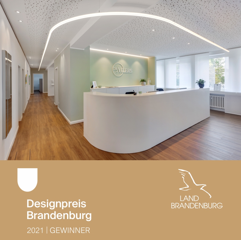 Bild-mit-LED-Linienleuchte- und Grafik Designpreis-Brandenburg